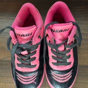 Vizari cleats size 9